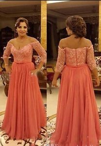 Elegante Coral Tallas grandes Vestido para ocasiones especiales Cuello en V Apliques de encaje Ilusión Medias mangas Con cuentas Vestidos de fiesta de noche baratos Vestidos