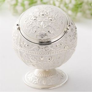 Élégant or métal Globe cendrier exquis Rose château motif luxe maison bureau décorations bureau avec couvercle décor 210628