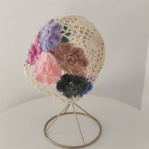 Casquettes de Crochet creuses faites à la main élégantes pour les femmes printemps et automne chapeaux de bonnet de fleurs mode casquettes de tricot respirantes polyvalentes HCS220