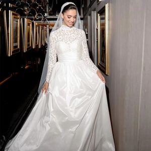 Élégant dentelle haut église une ligne robes de mariée col haut à manches longues robes de mariée pli princesse robe de mariée musulmane