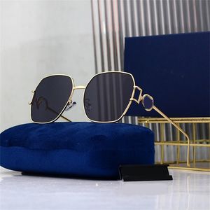 Elegante marco de metal hombres gafas de sol diseñador carta de gran tamaño mujeres gafas de sol vintage gafas de sol street punk gafas de sol geométricas nuevo estilo hj053