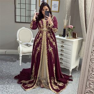 Elegante Kaftan marroquí Vestido de noche formal Vestido musulmán árabe Apliques de encaje Ocasión especial Vestidos de fiesta de graduación de Dubai por encargo Mangas largas