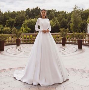 Elegantes vestidos de novia de satén de manga larga con apliques de encaje Vestido de novia musulmán Vestido de novia con espalda cubierta Vestido de novia 2021