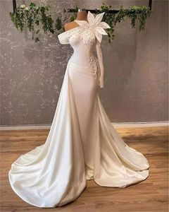 Elegant White One épaule plus taille robe de mariée plies perles perles fleurs Style Bridal Party Robes Vestido de Fiesta Boda