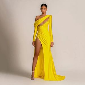 Vestido de noche amarillo elegante de manga larga con abertura lateral y perlas, vestido de graduación para mujer, personalizable, grande, multicolor, YD, 2024