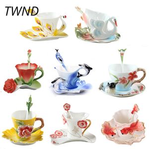 Tazas de café esmaltadas Tazas de té de porcelana y con platillo Cuchara Cisne Delfines Europa Estilo Marca Bebidas creativas Y200104