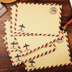 Enveloppes Kraft Air Mail enveloppes, enveloppes de mariage blanches, enveloppe en papier brun, enveloppes d'invitation, emballage de la poste aérienne vintage 50pcs / lot