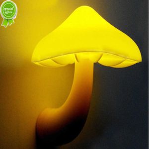 Protection de l'environnement LED veilleuse champignon applique EU Plug contrôle de la lumière Induction économie d'énergie chambre lampe maison déco