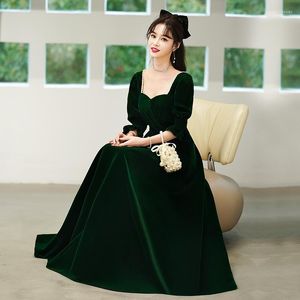 Ropa étnica Otoño Invierno Elegante Vestido de noche de terciopelo verde oscuro Mujeres Mangas largas Una línea Vestido de fiesta formal