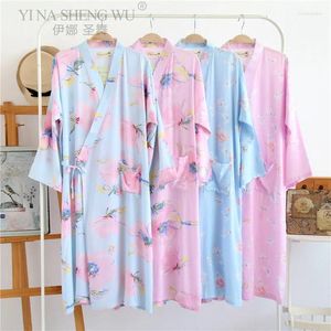 Ropa étnica al por mayor primavera y verano rayón japonesa para mujeres túnicas para mujeres delgadas kimono de larga tamaño seda camiseta de pajama