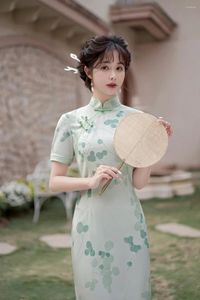 Ropa étnica Mujeres Verde Púrpura Floral Cheongsam Manga corta Vestido vintage Tallas grandes Disfraces de fiesta Estilo chino Medio largo Qipao M a