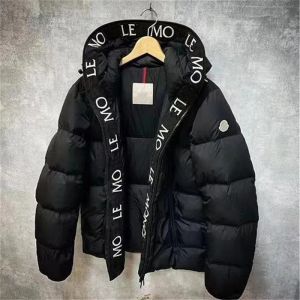 Chaquetas de diseñador para hombres europeos y americanos, chaquetas de invierno cálidas y resistentes al viento, material mate brillante, nueva moda para parejas grandes