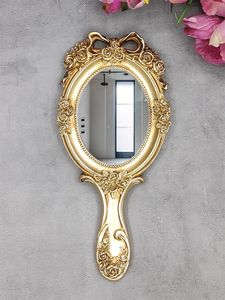 Espejo de estilo europeo Espejo de tocador Salón de belleza de mano Mango especial portátil montado en la pared Espejo pequeño de oro antiguo 240301