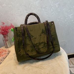 Sac de soirée Sac à main rembourré doux et moelleux pour femmes 2023 Nouvelle mode Nylon Couette Épaule Hiver Shopper Fourre-tout Femme Grand matelassé soufflé