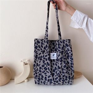 Sacs de soirée épaule en velours côtelé pour les femmes 2023 Leopard Print Designer Handsbags Girls Shopper réutilisable Casual Gurses Totes Wholesale