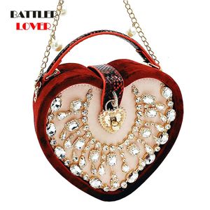 Bolsos de noche Bolsa de embrague de fiesta de lujo en forma de corazón 3D para mujeres y bolsos de diseñador de diamantes Femenina de banquete femenino 231127