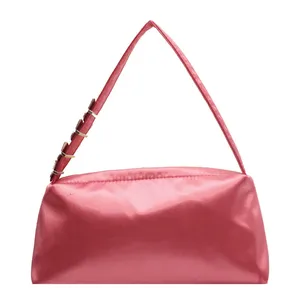 Bolsas de noche Bolsa premium para mujer Nicho Cena Seda Hombro Moda Diamante Mariposa Tendencia Tote Axila Monederos y bolsos