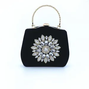 Sacs de soirée rétro noir rouge velours poignée en métal sacs à main mode luxe cristal diamant fleur embrayages dîner sac de fête pour les femmes