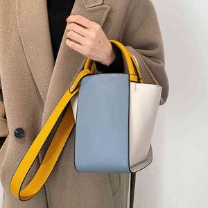 Bolsos de noche cuero sólido de una bolsa de cubo rota para mujeres Crossbody s 2022 marcador de brazo ancho hombro s Toast Toast 220709