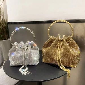 Sacs de soirée Femmes Luxe Designer Seau Embrayage Sac à main Or Argent Sacs à main Soirée Banquet Sac Cristal Strass Épaule B504 230921