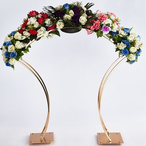La décoration de partie d'événement fournit des pièces maîtresses de fleur d'or en métal pour des décorations de mariage