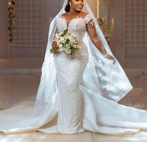 Robes de mariée de sirène exquise à manches longues V paillettes de cou diamants plumes perles 3d en dentelle sexy robe nuptiale personnalisée
