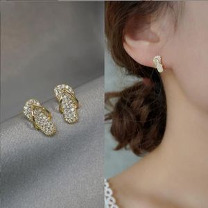 Exquis petit flash diamant pantoufles boucles d'oreilles S925 diamant boucles d'oreilles classique belles boucles d'oreilles bijoux de mariage pour femmes cadeau de haute qualité