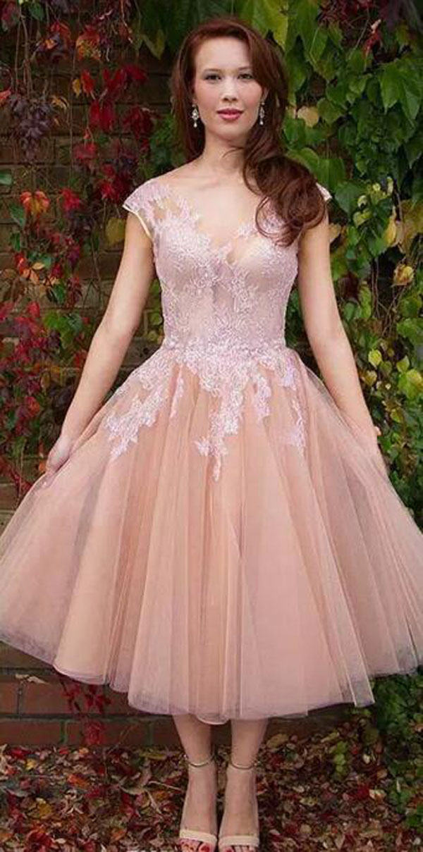 Elegant 2017 Peach Lace And Tulle Vintage Tea Length Wedding Dresses Cheap V Neck Ruched Short Beach Bridal Gowns Custom Made EN11035