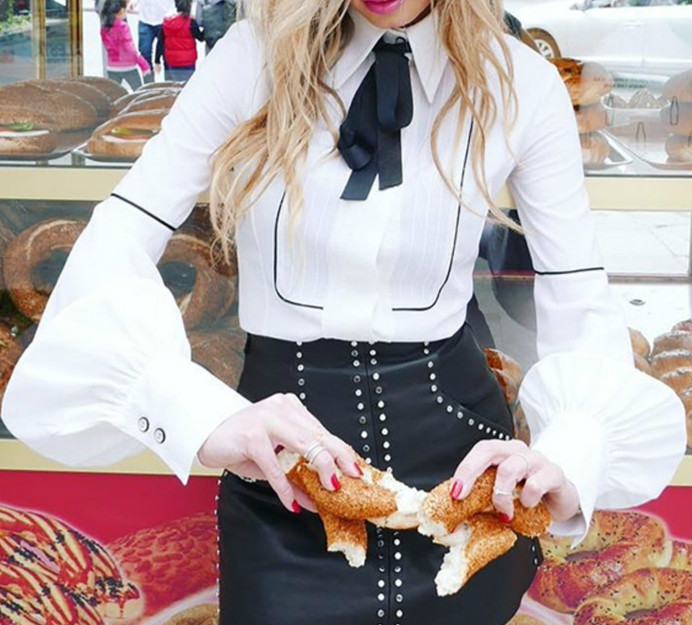 Bow Tie Blouses Women Lantern Sleeve Shirts Top White Button Shirts Female Elegant Office Top Sexy Club Party Shirt Blusas GV159 q171122