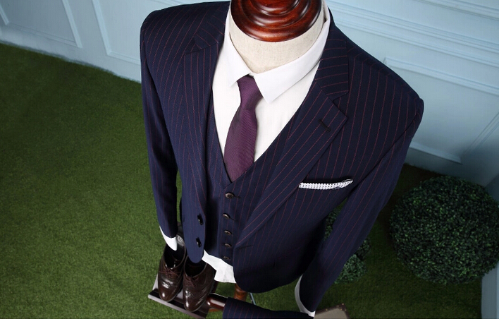 Handsome charming three-piece Men's slim suits turn-down collar stripe young man bridegroom business suit