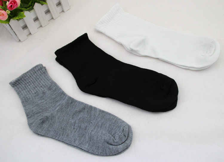 new Classic black white gray solid 3 colors socks Fashion quality men's socks casual socks for men
