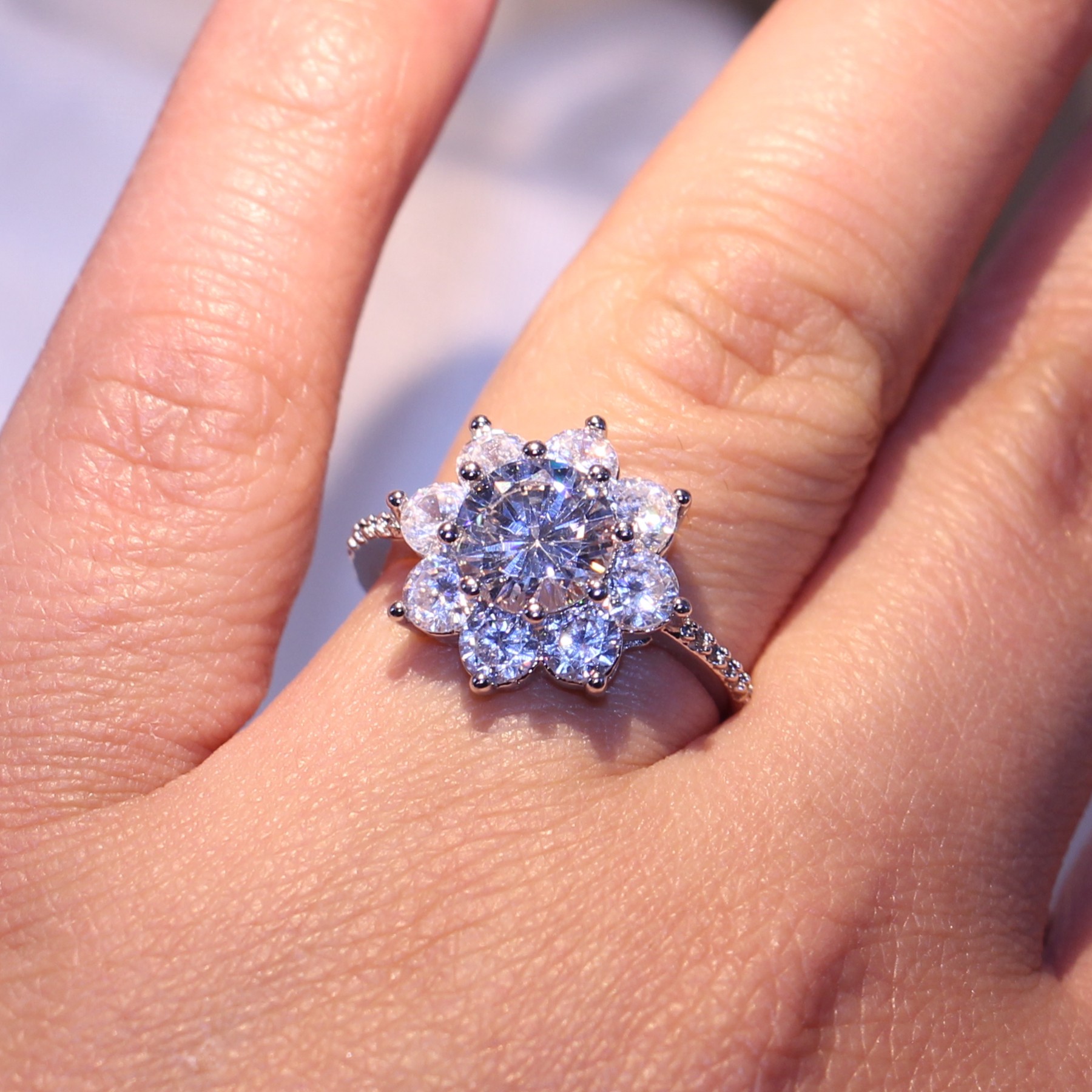 Elegant Handcrafted Sterg Sier Ring with White Sapphire Cubic Zirconia, ral Wedding Band for Women 3851