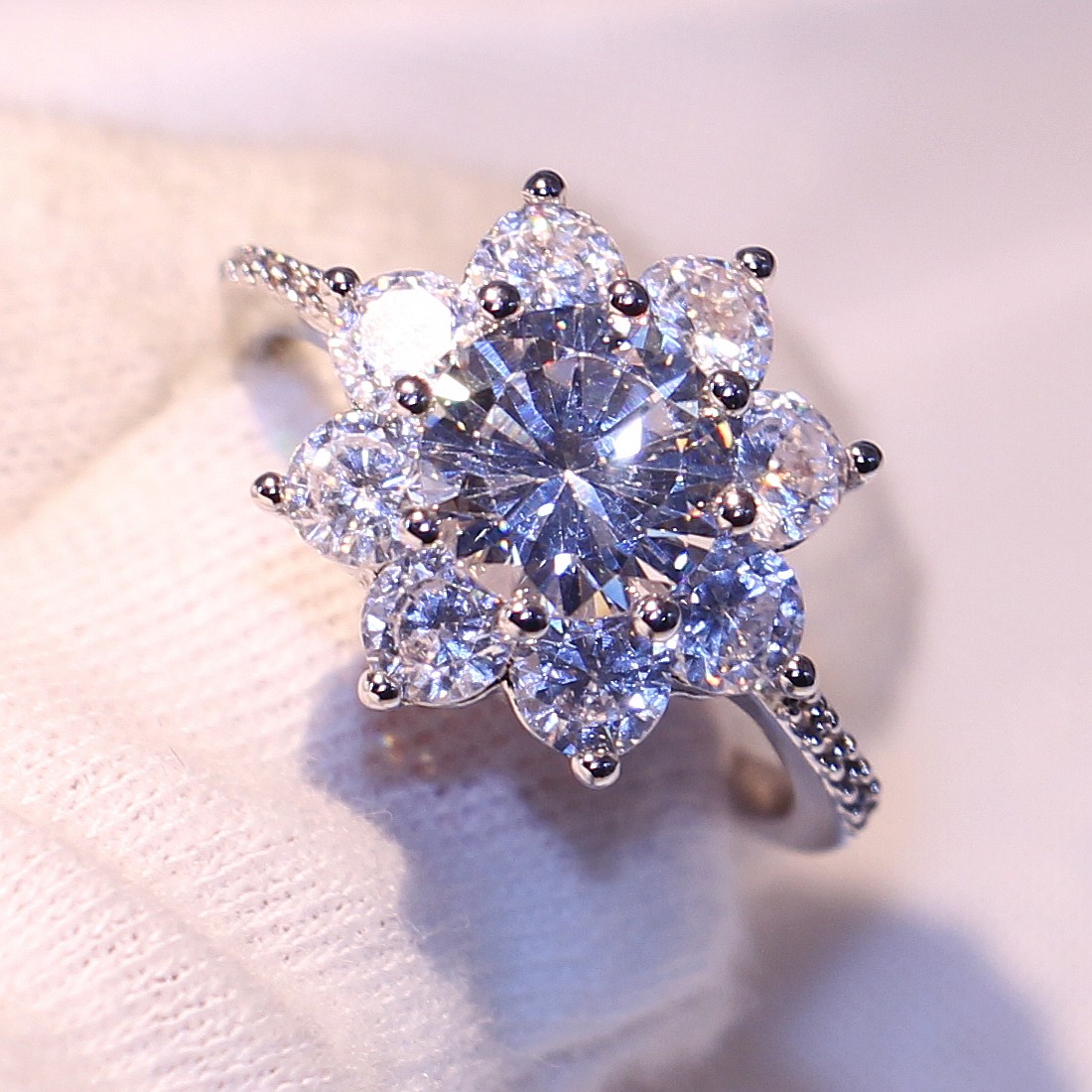 Elegant Handcrafted Sterg Sier Ring with White Sapphire Cubic Zirconia, ral Wedding Band for Women 3851