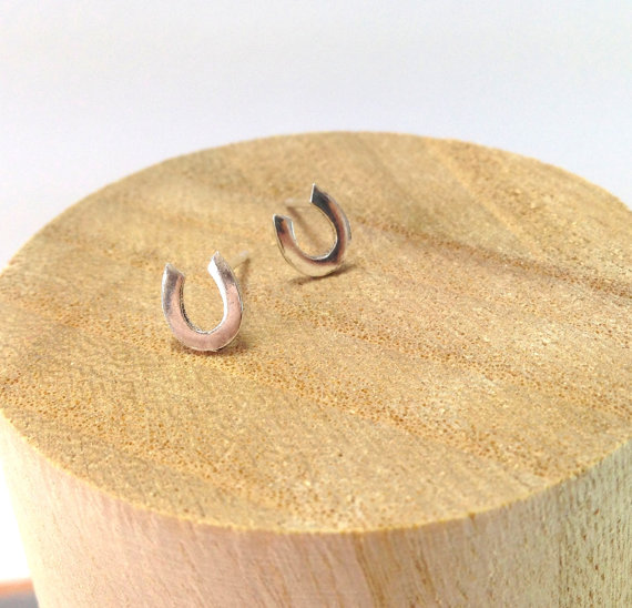 30Pair- S045 Gold Silver Lucky Horseshoe Stud Earrings Horse Shoe Hoof Earrings Cute Letter Alphabet Initial U Stud Earrings