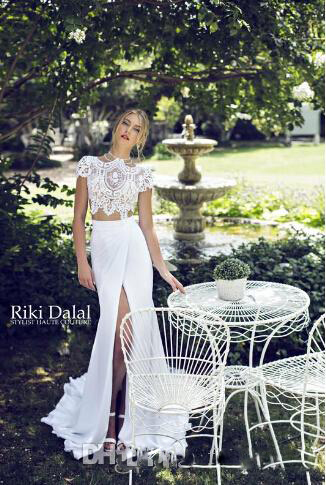 2017 Summer Chiffon Beach Wedding Dresses Mermaid High Neck Lace Bodice Two Piece White Front Slit Backless Bridal Gowns