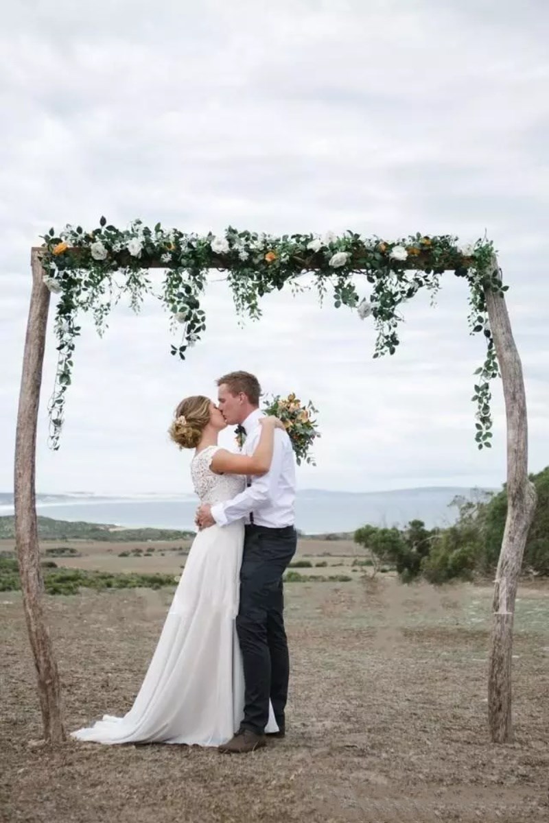 Simple New A Line Wedding Dress Jewel Neck Cap Sleeves Floor Length Vintage Garden Beach Boho Chiffon Wedding Dresses Bridal Gowns