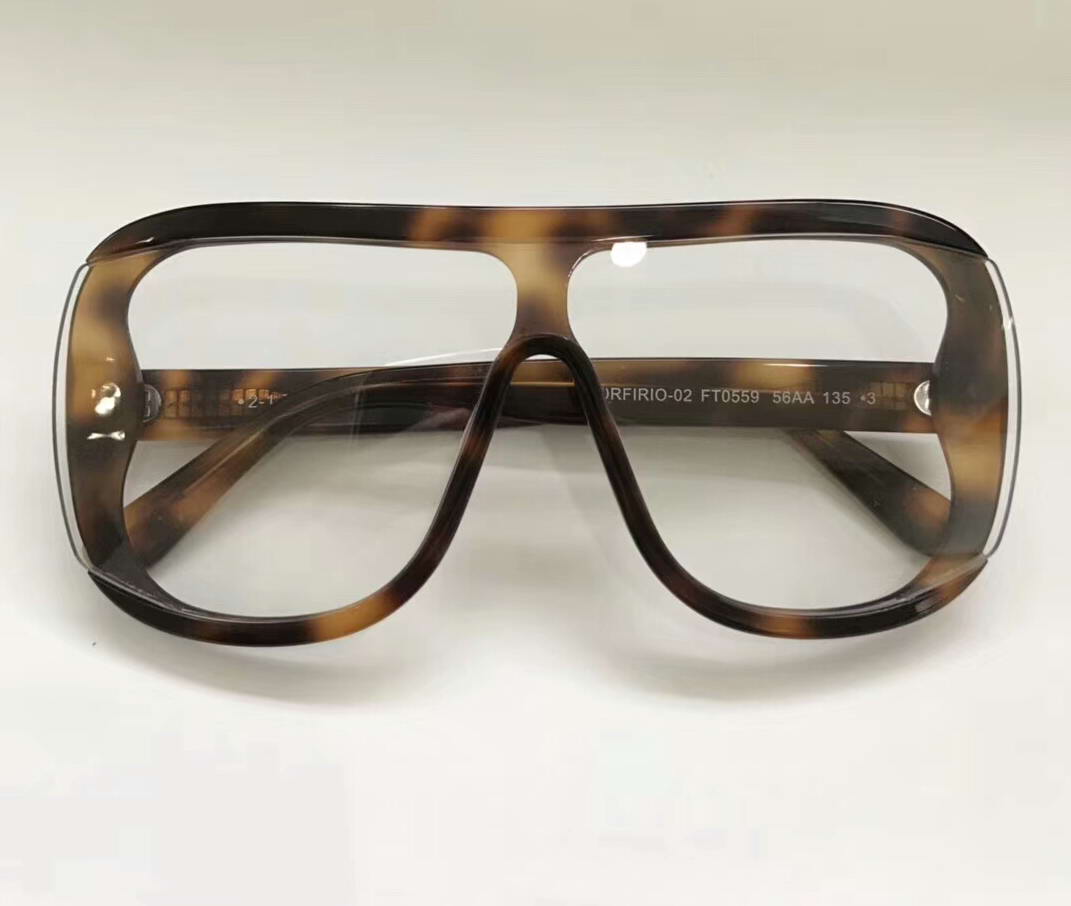 Designer Porfirio 2 0559 dark havana/Clear Lenes Square Sunglasses Fashion Brand Sunglasses unisex new with box
Designer Porfirio 2 0559 dark havana/Clear Lenes Square Sunglasses Fashion Brand Sunglasses unisex new with box