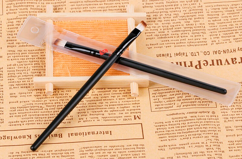 Pro Good Quality Elite Angled Eyebrow Brush Eye Brow Tool Color Black Or Brown Handle Random Delivery for Women Beauty