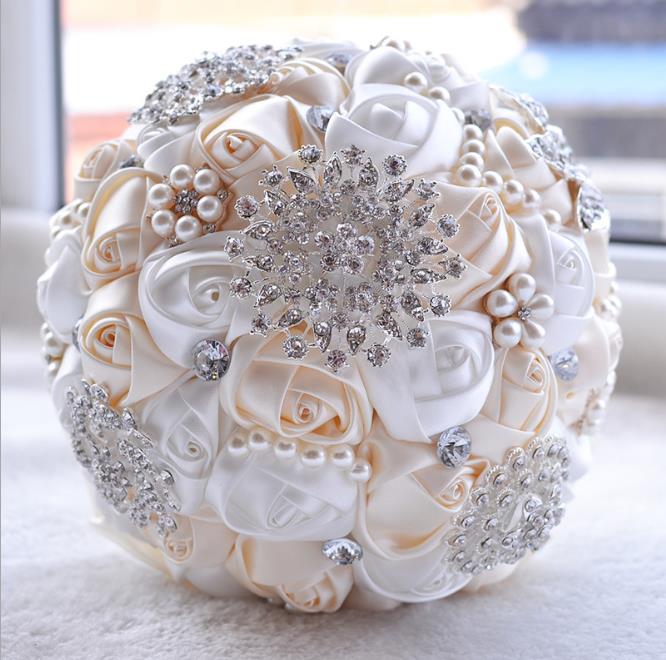 Newest Wedding Bridal Bouquets with Handmade Flowers Peals Crystal Rhinestone Rose Wedding Supplies Bride Holding Brooch Bouquet Wedding Sup
Newest Wedding Bridal Bouquets with Handmade Flowers Peals Crystal Rhinestone Rose Wedding Supplies Bride Holding Brooch Bouquet Wedding Sup