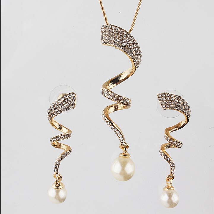 One set Free shipping Women's 18k Gold Filled Austrian Crystal unique design Chain Necklace Earrings Jewelry Sets women gifts, Golden
One set Free shipping Women's 18k Gold Filled Austrian Crystal unique design Chain Necklace Earrings Jewelry Sets women gifts, Golden