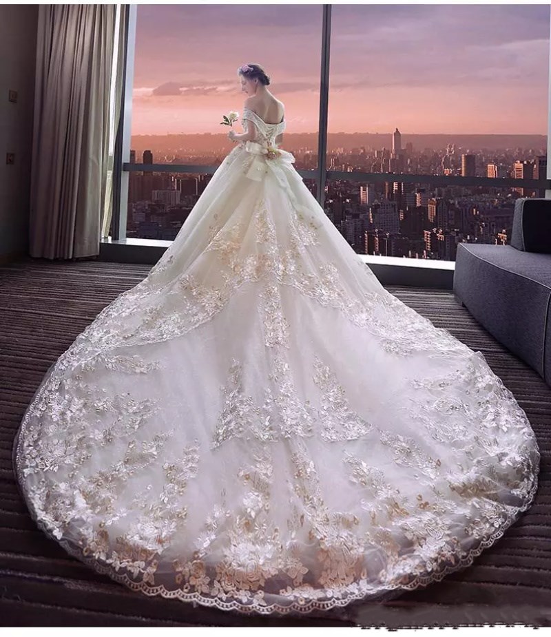Luxury A Line Wedding Dresses 2018 Off The Shoulder Lace Appliques Princess Bridal Gowns Lace Up Back Chapel Train Wedding Dress Vestidos