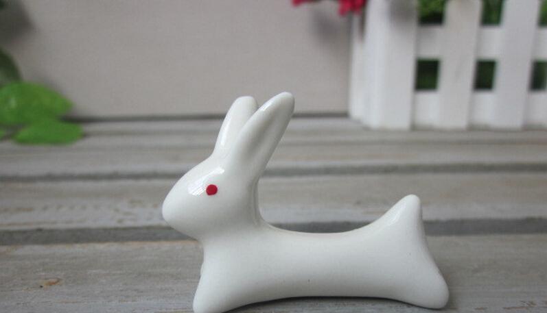 Wholesale-10pcs/lot Cute Ceramic Ware Rabbit Chopsticks Stand Rest Chopsticks Holder Rack Porcelain Spoon Fork Holder New free shipping