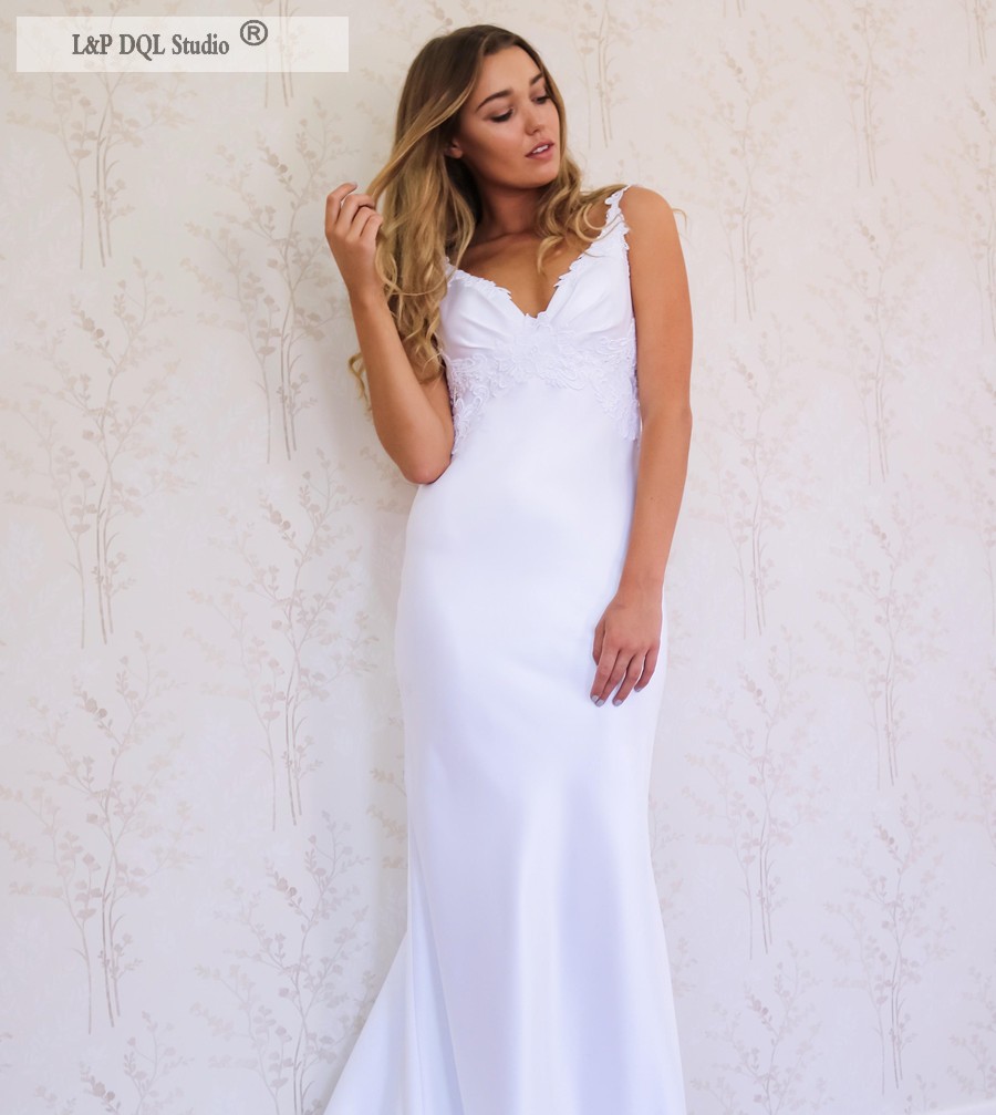 Sexy Backless Mermaid Wedding Dress Satin Bridal Gowns Scoop Satin with Lace Applique Bridal Gowns Fast Ship