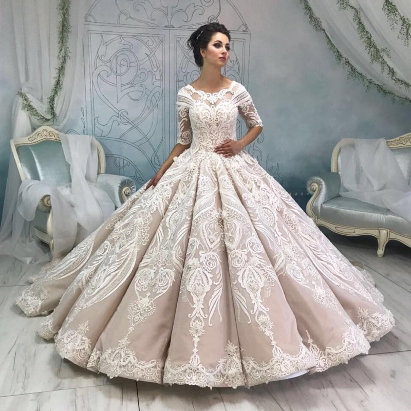 Half Long Sleeve Ball Gown Wedding Dresses Sweep Train Applique Jewel Neck Vintage Wedding Dress Princess Gowns Plus Size Bridal Gown