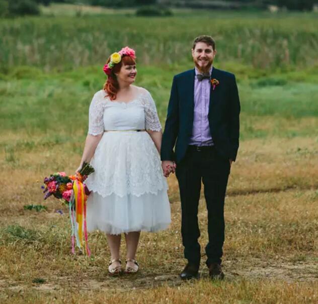 Bohemian Country Plus Size Vintage Tea Length Wedding Dresses 2017 Scoop Half Sleeves Gold Sash Lace Short Bridal Gowns Custom Made EN11171