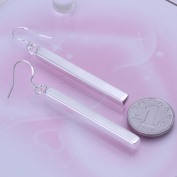 Brand new sterling silver plate Straight Earring DFMSE002,women's 925 silver Dangle Chandelier earrings 10 pairs a lot factory direct sale
Brand new sterling silver plate Straight Earring DFMSE002,women's 925 silver Dangle Chandelier earrings 10 pairs a lot factory direct sale