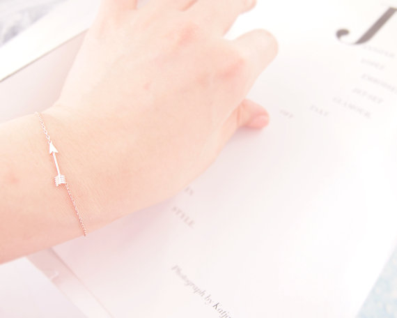 30PCS Simple Tiny Horizontal Arrow Bracelets for Men Cute Stick Sideways Arrow Bracelets Jewelry for Women