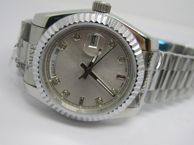 Free shipping New fashion high quality gold face Date Mens Automatic Watch wrist watch R40
Free shipping New fashion high quality gold face Date Mens Automatic Watch wrist watch R40