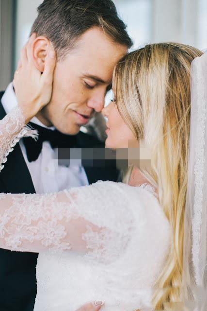 Vintage Lace Mermaid Dresses Long Sleeves Sheer V Neck Country Garden Bridal Gowns Wedding Party Dress