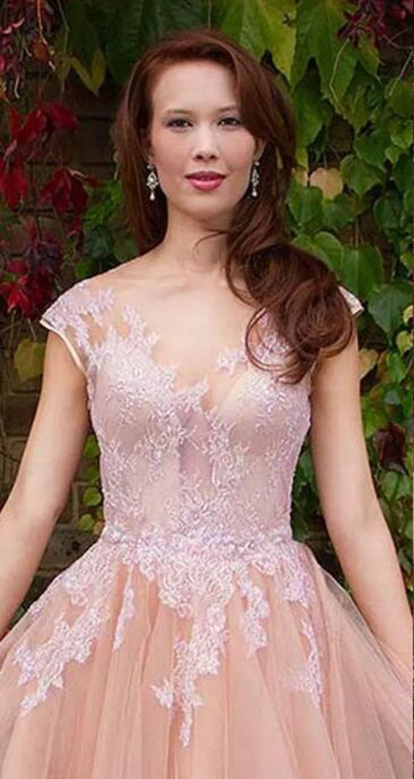 Elegant 2017 Peach Lace And Tulle Vintage Tea Length Wedding Dresses Cheap V Neck Ruched Short Beach Bridal Gowns Custom Made EN11035